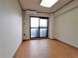 シンコ・コスモス 3階1Kのリビング/ダイニング