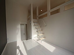 オークラレジデンス栄生 1階1Kのリビング/ダイニング