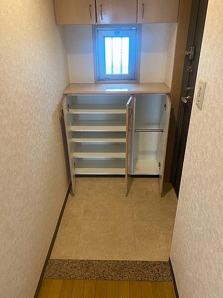 玄関を拡大表示