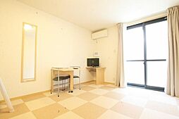 レオパレスレインボーロード 3階1Kのリビング/ダイニング