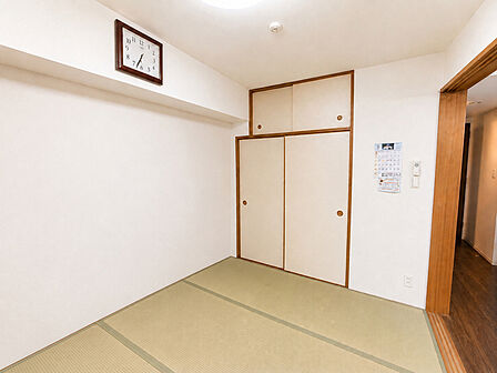 全居室に大切な衣類を収納できる大型クローゼット他、収納スペースを配置。スペースを有効活用しいつでもスッキリとした室内を保てます。※ＡＩによる家具消し加工実施済 
