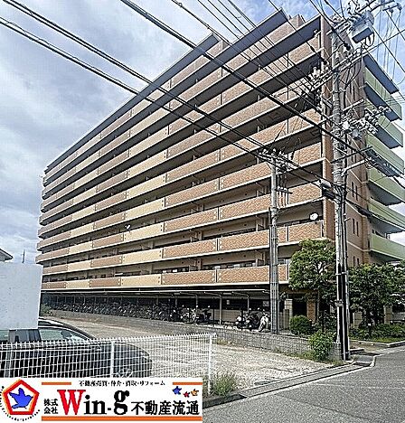 平成15年8月建築の10階建て、エレベーター2基・オートロック付きのマンションです♪ペット飼育可(規約有)！JR魚住駅 徒歩10分・山陽電鉄 西江井ヶ島駅 徒歩9分の2WAY交通アクセス可能です！