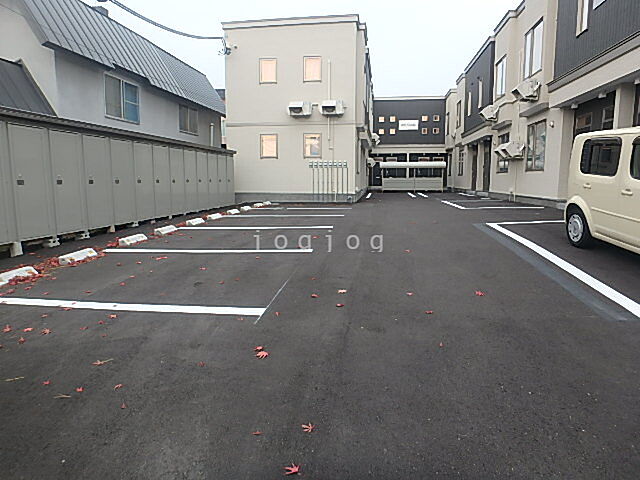 11 / 22