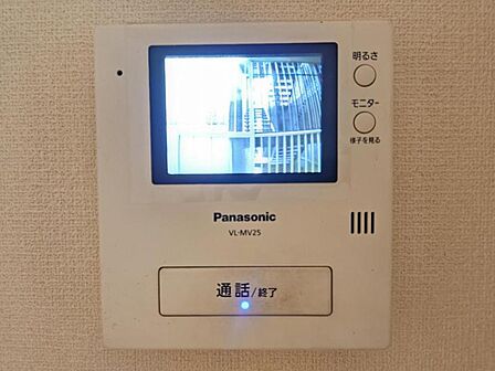 モニターで来客者を確認できるので、安心です！
