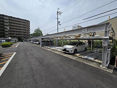 ゆったりとした敷地内駐車場で駐車もらくらく！