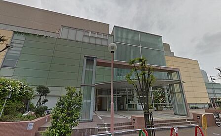 鶴見区民センター