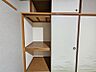 収納：和室6帖：大きな押入で寝具類もすっきり☆