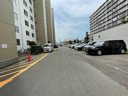敷地内駐車場!最新の空き状況はお調べします!