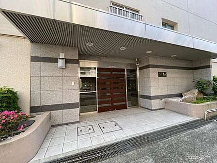 すっきりとしたエントランスが毎日お出迎えしてくれます。