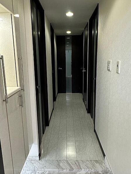 シューズボックス付きでスムーズに準備ができる玄関です！