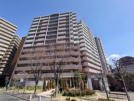 駅歩1分の好立地!設備も充実しており住環境良好ですよ!