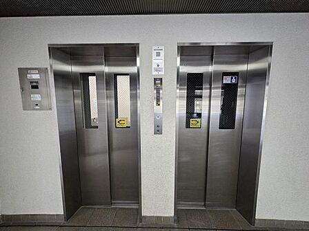 エレベーターは2基ありますので朝の忙しい時間帯もスムーズ