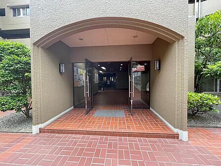 明るくゆったりエントランスが毎日お出迎えしてくれます。