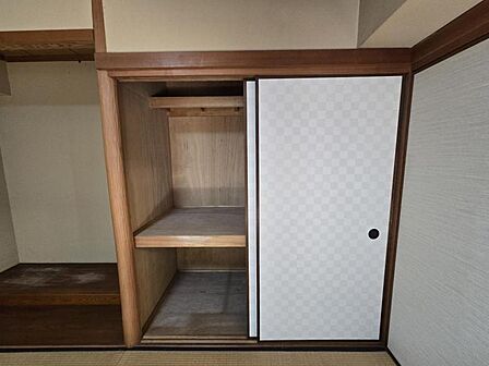 和室8帖:大型の押入れはお母さまにとってうれしいポイント