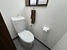 トイレ：ホワイトのトイレは清潔感があって気持ちいいですね♪