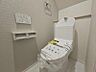 トイレ：使いやすいサイドパネル仕様の温水洗浄便座付トイレです！