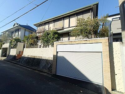 外観:南向きにつき陽当り良好です 外観:南向きにつき陽当り良好です