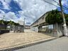 周辺：茨木市立山手台小学校（1300m）