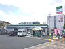 周辺：ファミリーマート 高槻神内店（141m）