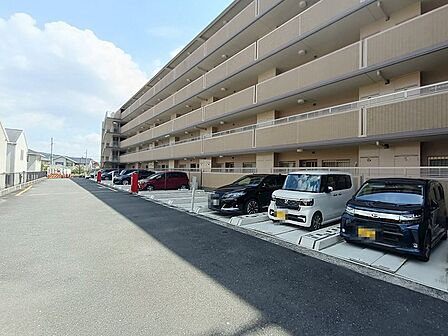 機械式の駐車場となります