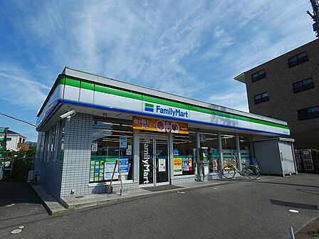 ファミリーマート 真上二丁目店(257m)