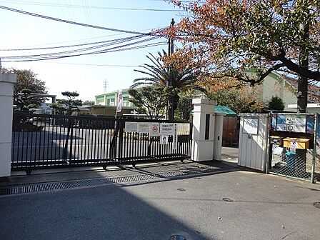 高槻市立真上小学校(957m)