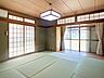 室内：ご家族でゴロゴロ寛げる、広々とした畳空間。