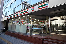【コンビニエンスストア】セブンイレブン 目黒青葉台3丁目店まで711ｍ