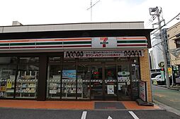 【コンビニエンスストア】セブンイレブン 新宿6丁目店まで385ｍ