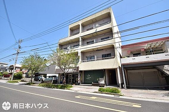 バス通り沿い・...