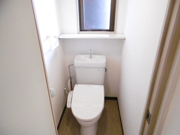 画像9:シンプルで使いやすいトイレです