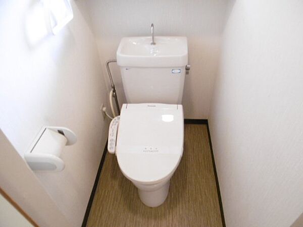 画像16:シンプルで使いやすいトイレです