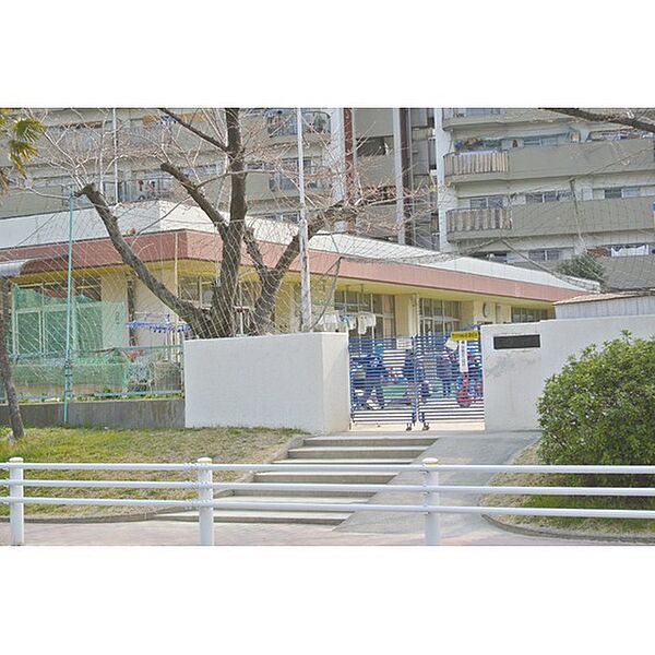 画像18:幼稚園・保育園「名古屋市砂田橋保育園まで261ｍ」敷地内