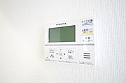 ワンタッチで設定した湯量　温度までお湯を足し、追焚きさせるオートバスを採用しております。