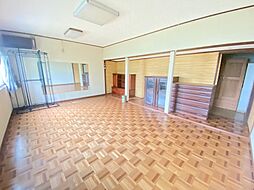 大沼町3丁目戸建 7Kのリビング/ダイニング