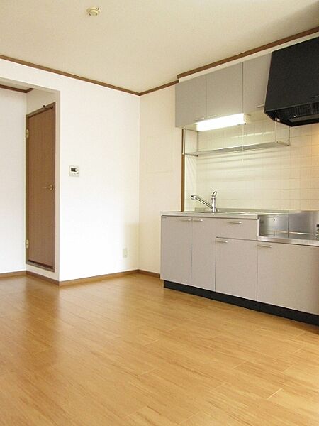 apartment 茨城県那珂市菅谷
地図を見る