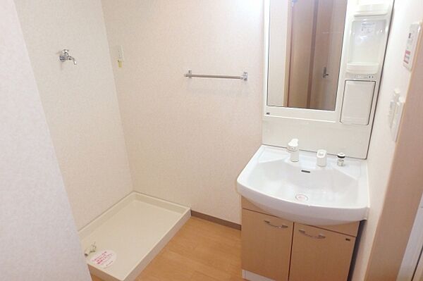 apartment 茨城県那珂市菅谷
地図を見る