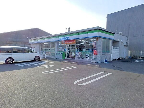 画像22:ファミリーマート　四日市三ツ谷東町店