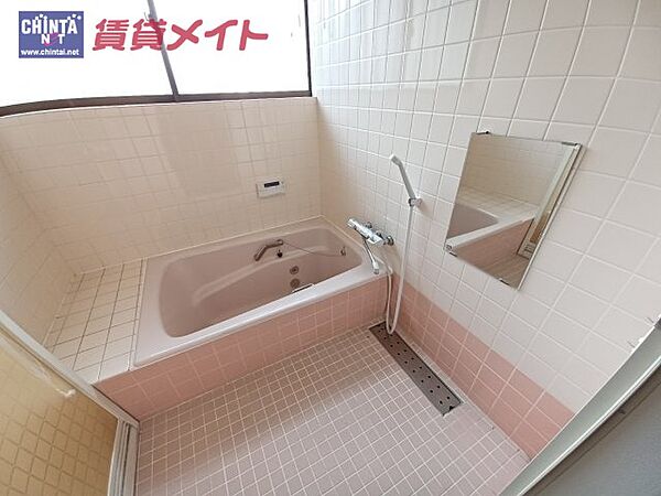 伊賀町戸建 ｜三重県桑名市伊賀町(賃貸一戸建5DK・1階・119.98㎡)の写真 その5