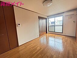 レトア新西方A-4 2階3DKのリビング/ダイニング