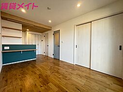 ラシュレ東員 2階1LDKのリビング/ダイニング