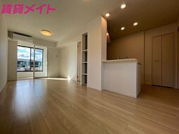 ラシア　III 1階1LDKのリビング/ダイニング