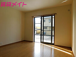 ラピュタ諸戸苑 1階2LDKのリビング/ダイニング