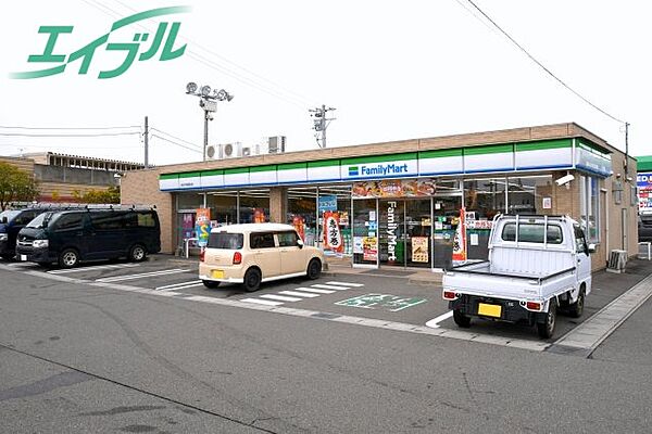 画像7:ファミリーマート　四日市東富田店