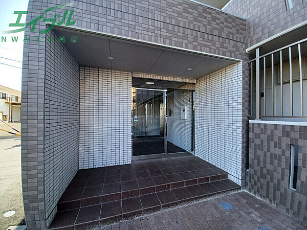 メゾンモンマルトル江場