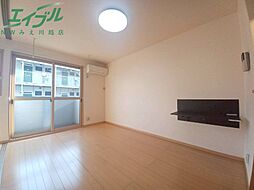 ポートサイド カクサン 1階1LDKのリビング/ダイニング