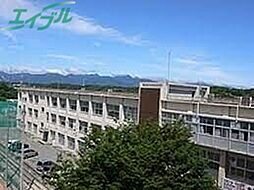 三重県立四日市南高校 758m