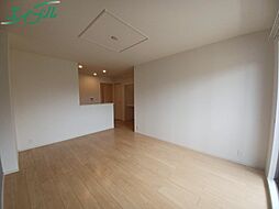 ベルクレールII 1階1LDKのリビング/ダイニング