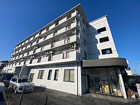 グランドゥール城西 2F ｜ 三重県四日市市伊倉１丁目（賃貸マンション1K・2階・25.80㎡） その1