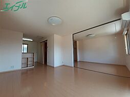 リビングタウン四日市芝田　A 2階1LDKのリビング/ダイニング